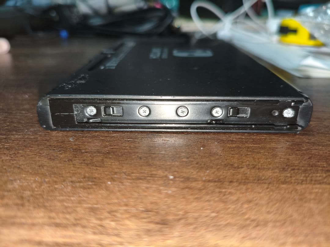 NintendoSwitch　ブラック　コントローラー付き　Joy-Conなし