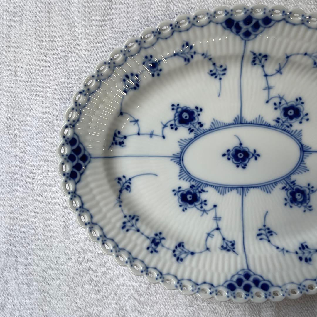 ロイヤルコペンハーゲン　デンマーク製　ブルーフルーテッドフルレース　オーバル皿