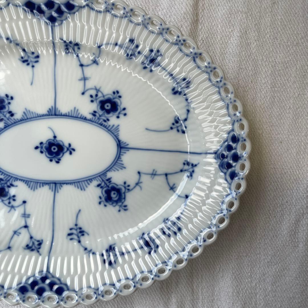 ロイヤルコペンハーゲン　デンマーク製　ブルーフルーテッドフルレース　オーバル皿