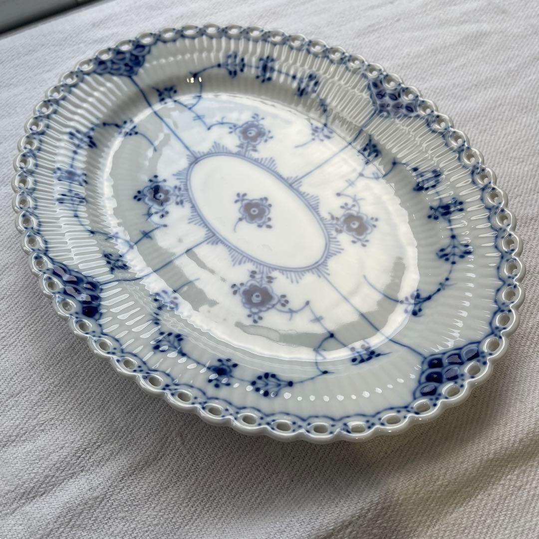 ロイヤルコペンハーゲン　デンマーク製　ブルーフルーテッドフルレース　オーバル皿