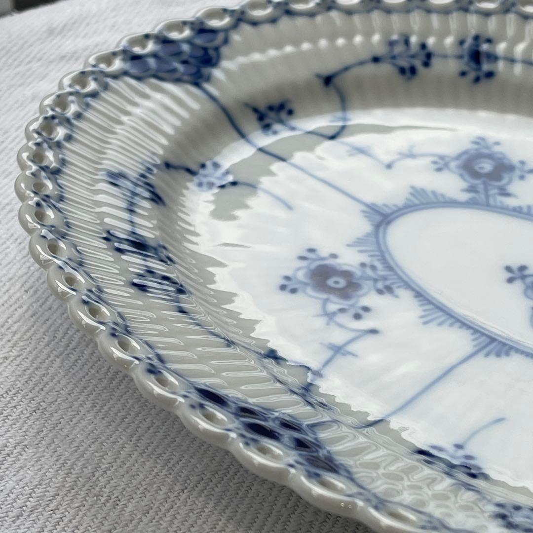 ロイヤルコペンハーゲン　デンマーク製　ブルーフルーテッドフルレース　オーバル皿