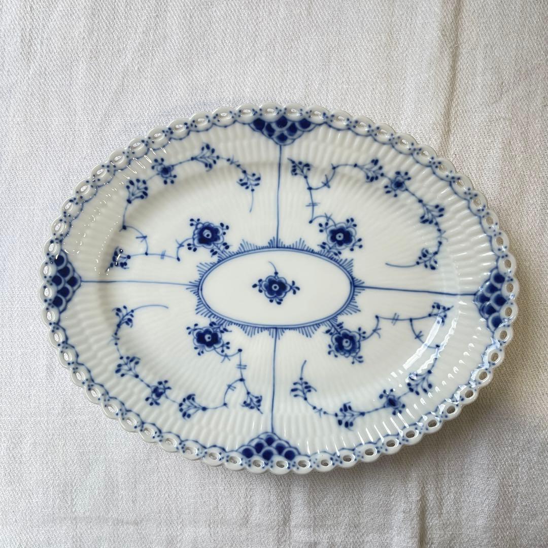 ロイヤルコペンハーゲン　デンマーク製　ブルーフルーテッドフルレース　オーバル皿