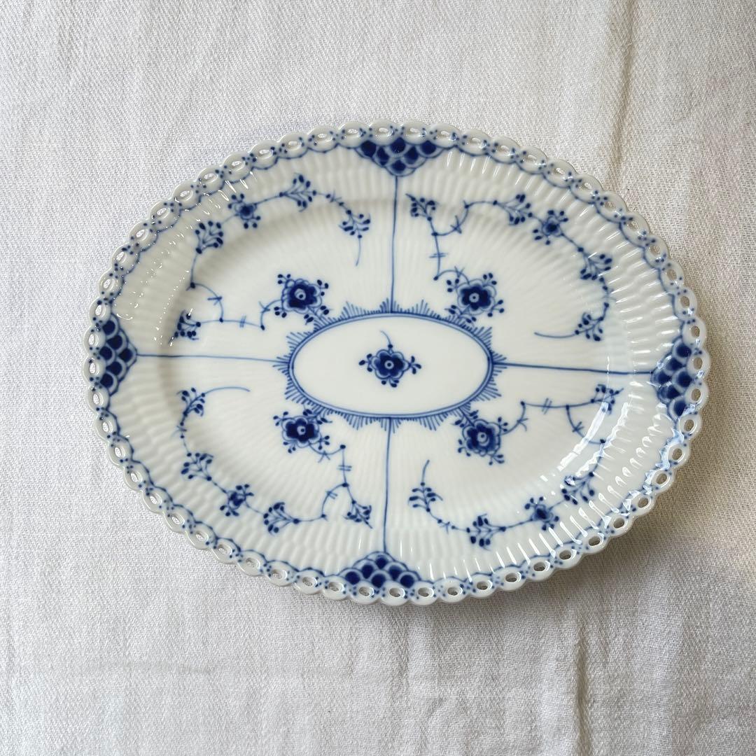 ロイヤルコペンハーゲン　デンマーク製　ブルーフルーテッドフルレース　オーバル皿
