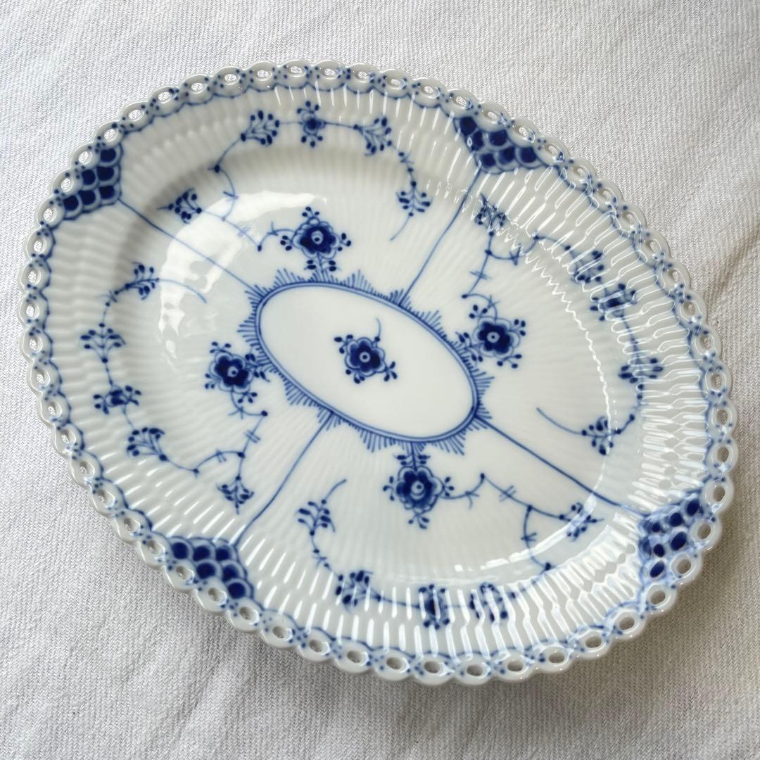 ロイヤルコペンハーゲン　デンマーク製　ブルーフルーテッドフルレース　オーバル皿