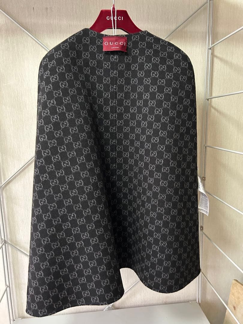 GUCCI ブラック ケープ