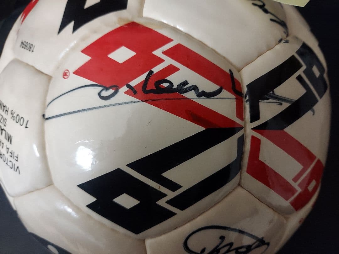 ★プレミアムボール『ACミラン/直筆寄書サインボール/約18人』コレクター保管品