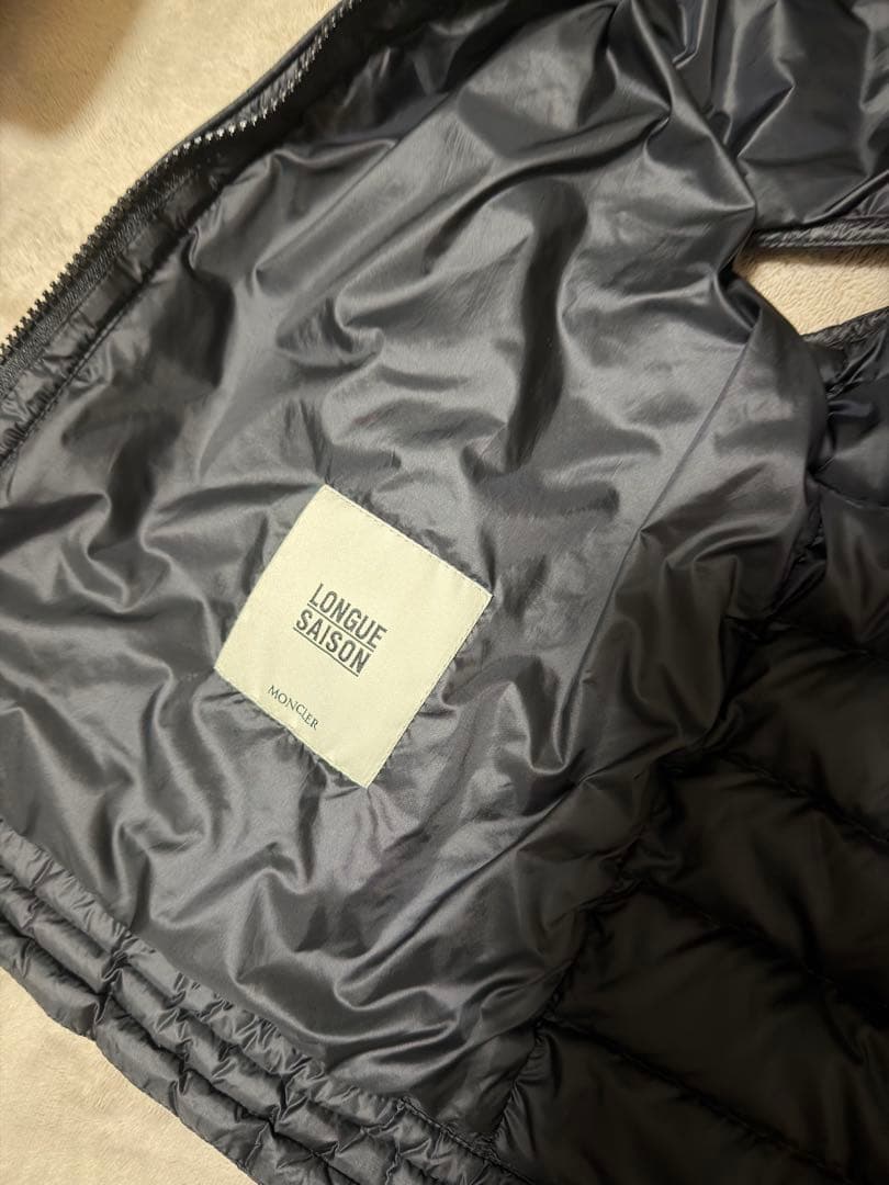 MONCLER ブラック ダウンベスト　2