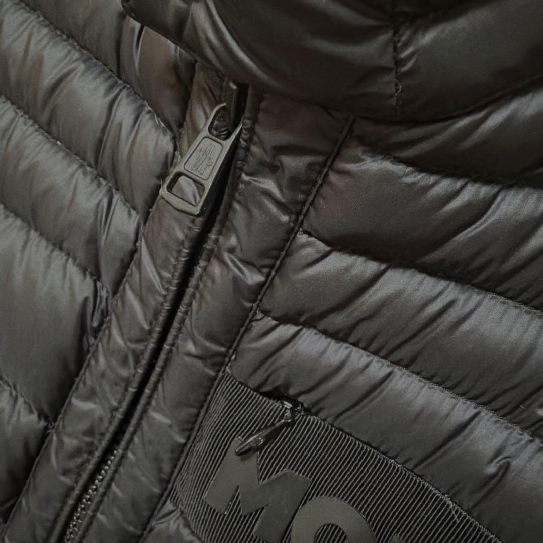 MONCLER ブラック ダウンベスト　2