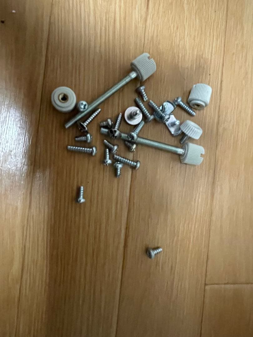 CORONA 窓用エアコン ホワイト　窓に取り付け