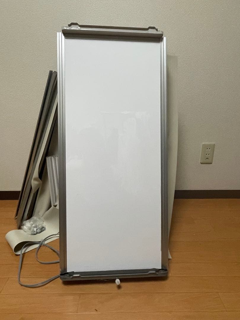 CORONA 窓用エアコン ホワイト　窓に取り付け