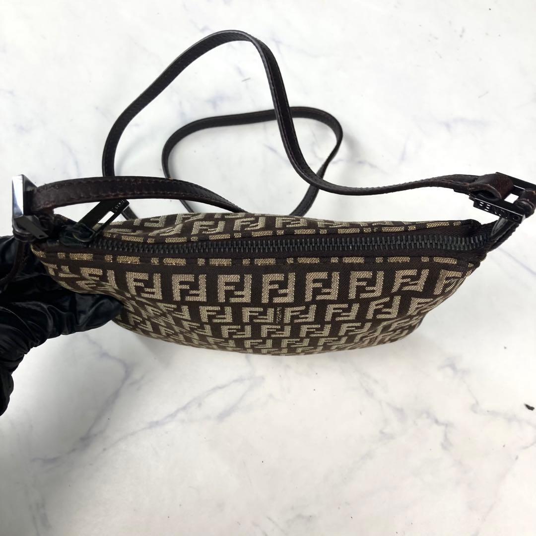 美品 FENDI ショルダーバック ズッキーノ キャンバス FF金具