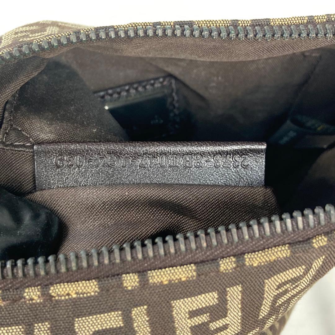 美品 FENDI ショルダーバック ズッキーノ キャンバス FF金具