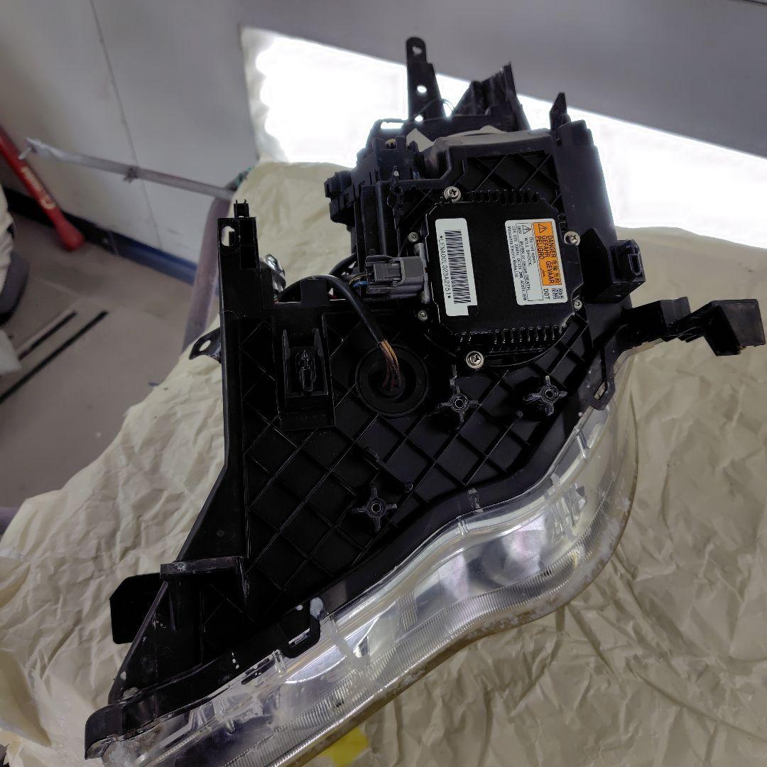 日産　スカイラインクロスオーバー　ヘッドライト　右　J50