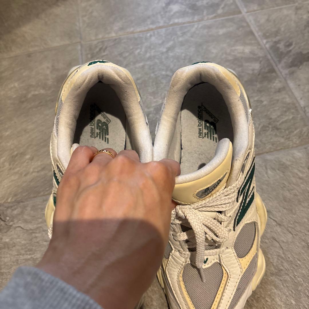 New Balance 9060 ホワイト/グリーンスニーカー