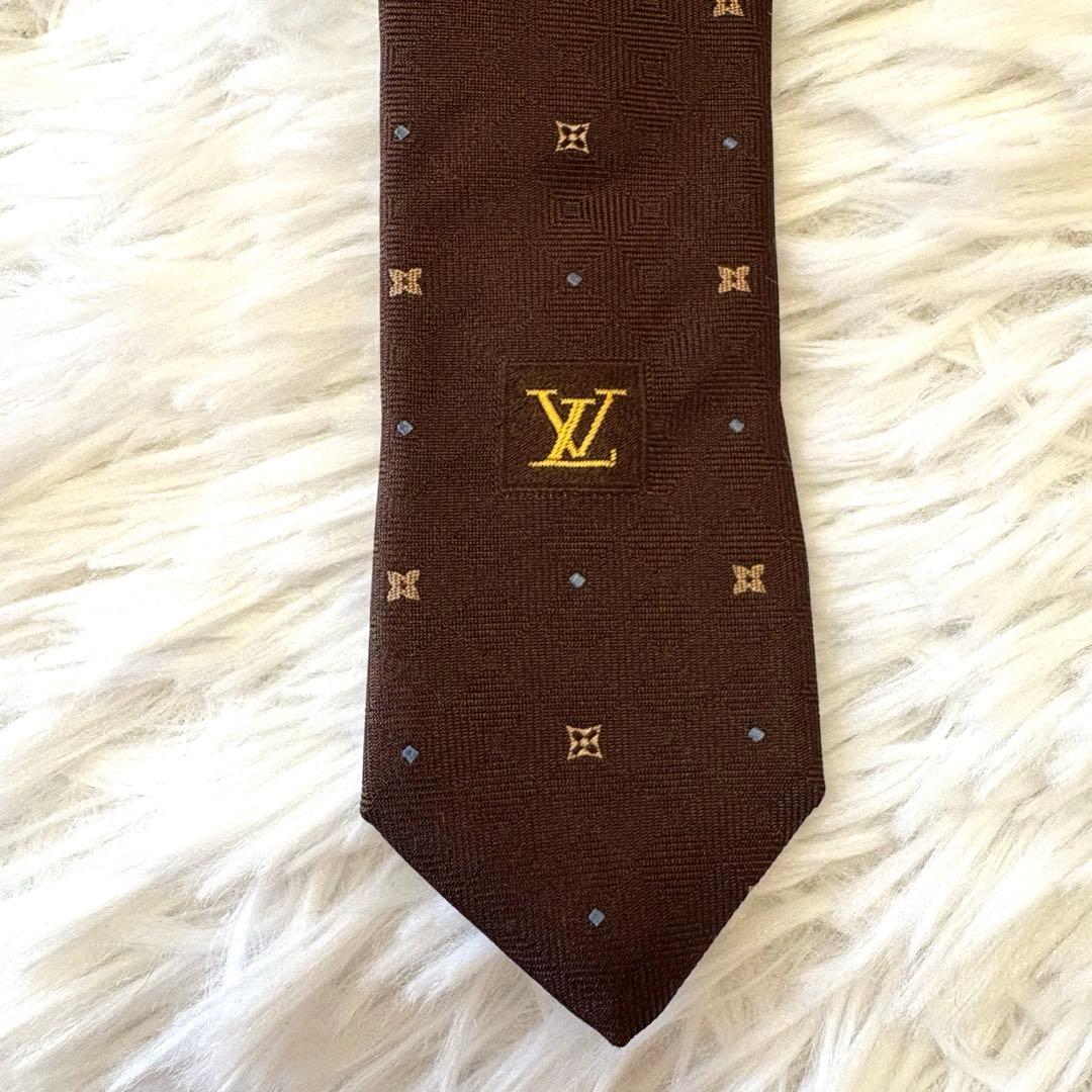未使用級✨ルイヴィトン モノグラム ネクタイ ブラウン シルク 高級感 箱付き
