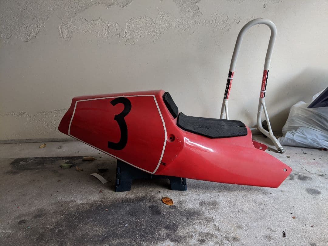 tzr250 3xv?　マジカルレーシング　シートカウル　frp