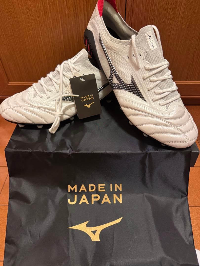 (新品 未使用) 日本未発売 希少 終売モデル モレリア NEO2 白 29.0