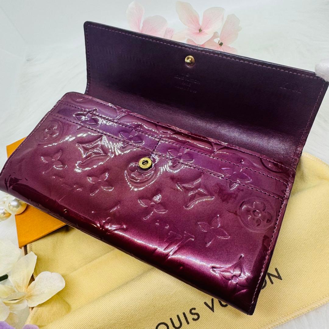 ルイヴィトン ポルトフォイユ・サラ モノグラム ヴェルニ 長財布 アマラント
