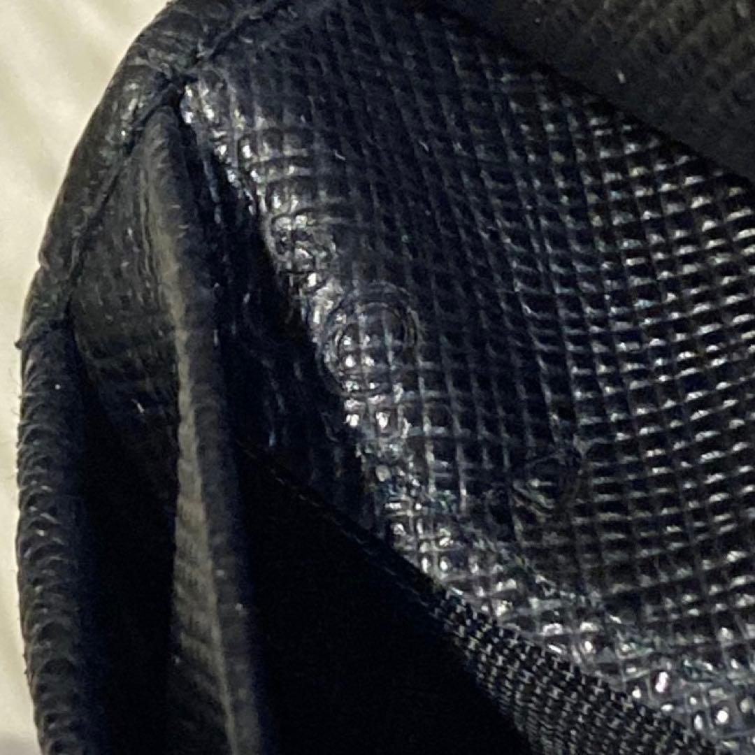 最終価格　定番　早い者勝ち　PRADA プラダ　バイカラー　二つ折り　黒 財布