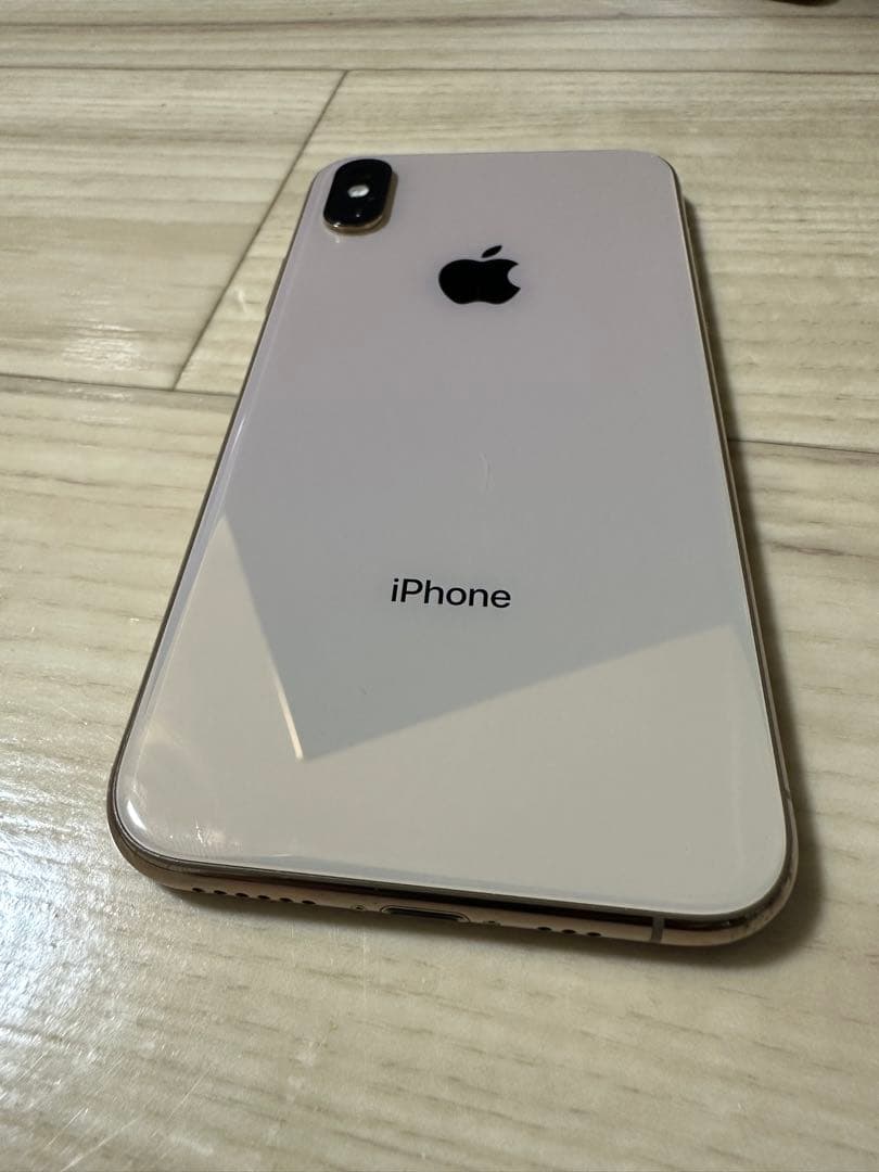 美品　iPhone Xsゴールド