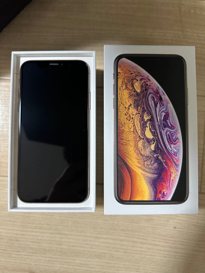 美品　iPhone Xsゴールド