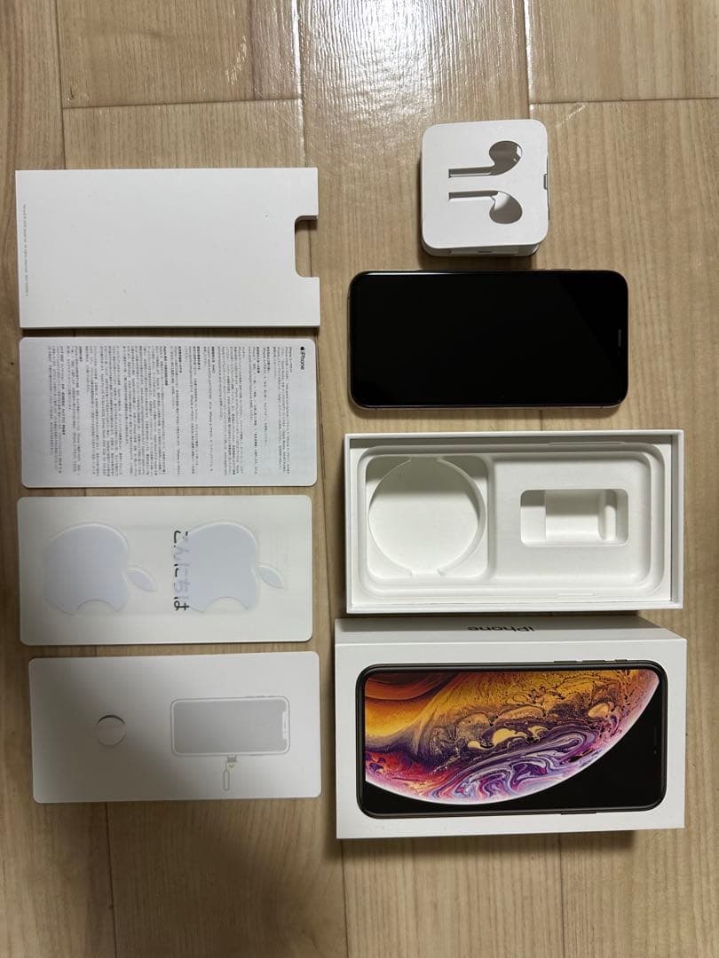 美品　iPhone Xsゴールド