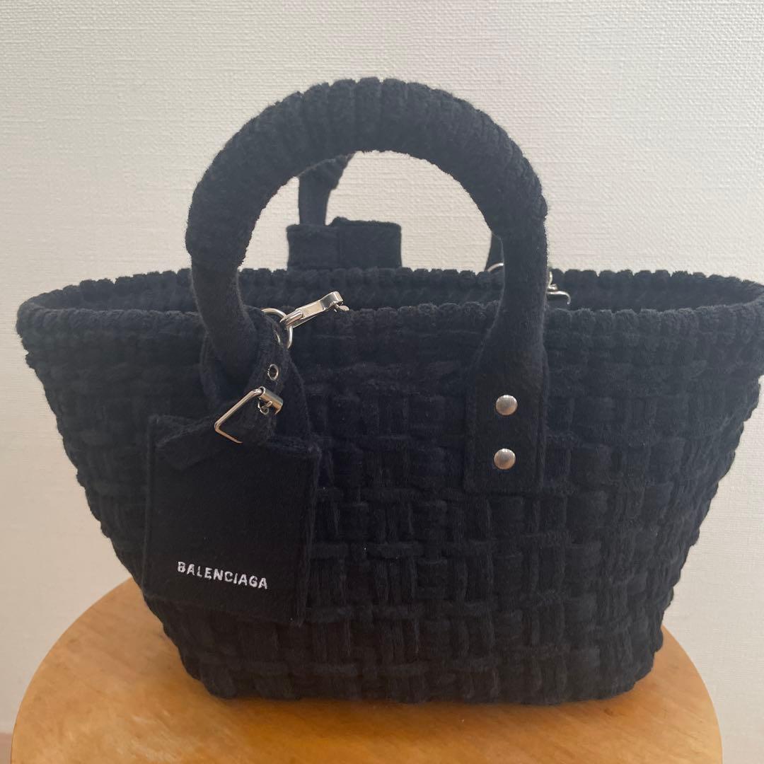 BALENCIAGA ブラック かごバッグ