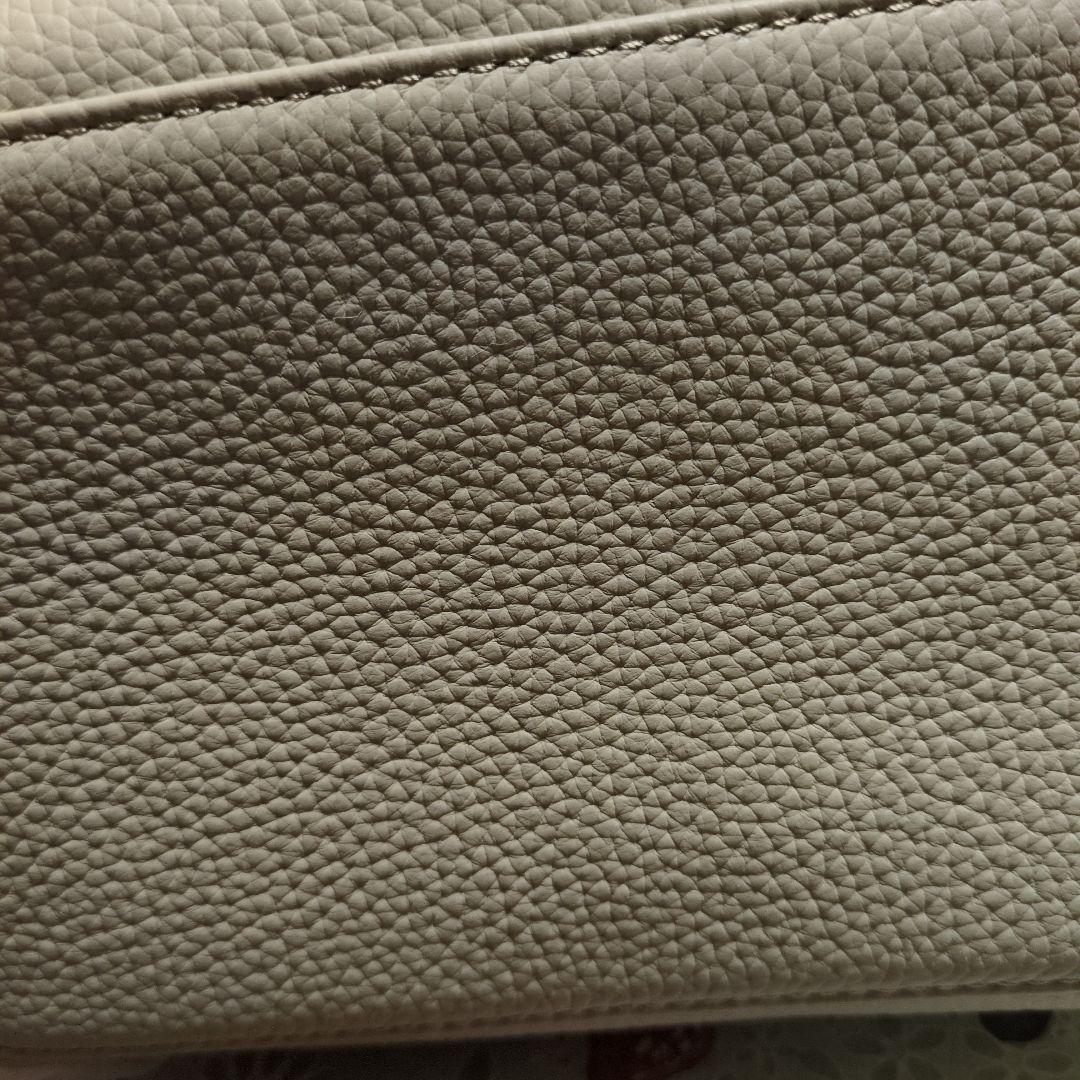 ヴァジック　　若草色ショルダーバック