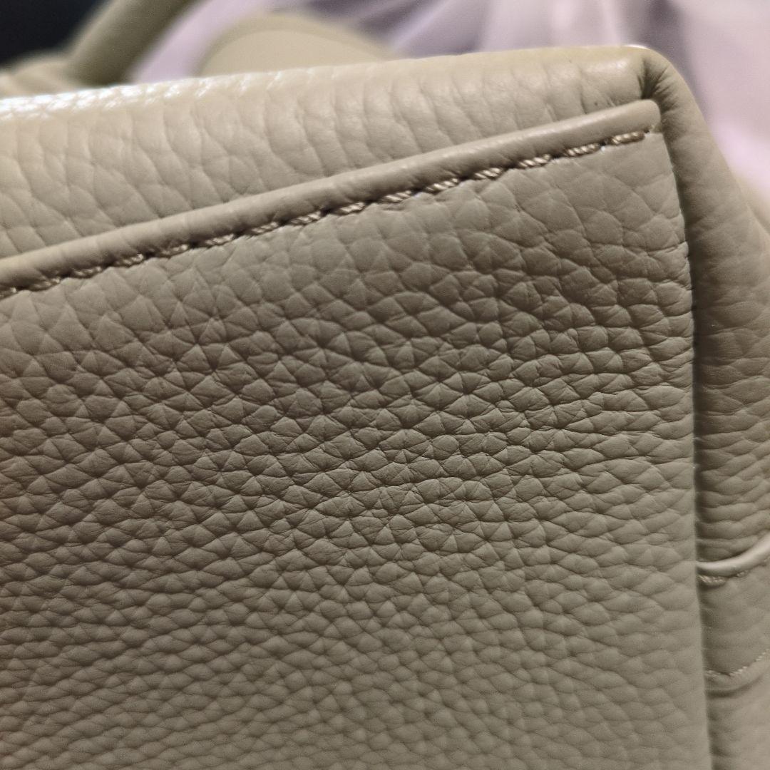 ヴァジック　　若草色ショルダーバック