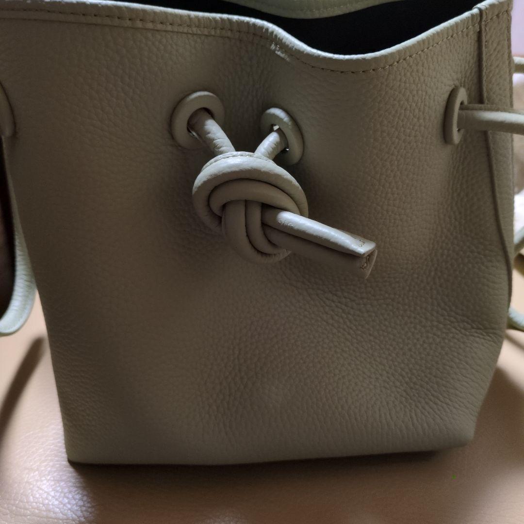 ヴァジック　　若草色ショルダーバック