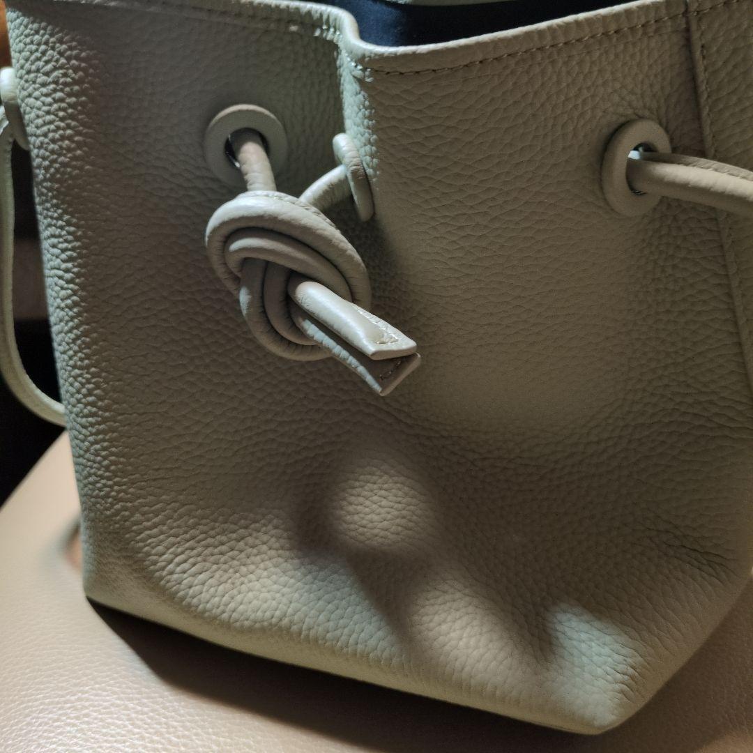 ヴァジック　　若草色ショルダーバック