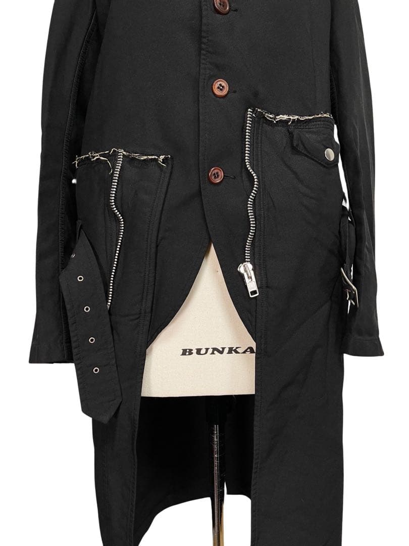 名作AD2013 コムデギャルソン オムプリュス ポリ縮絨ベルトロングジャケット