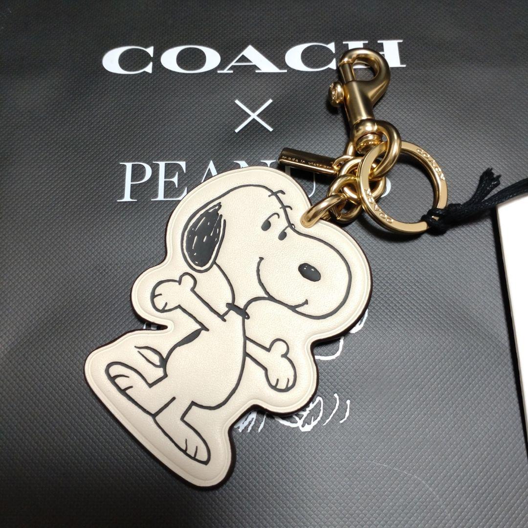 COACH ✕ PEANUTS バッグチャーム スムースレザー スヌーピー
