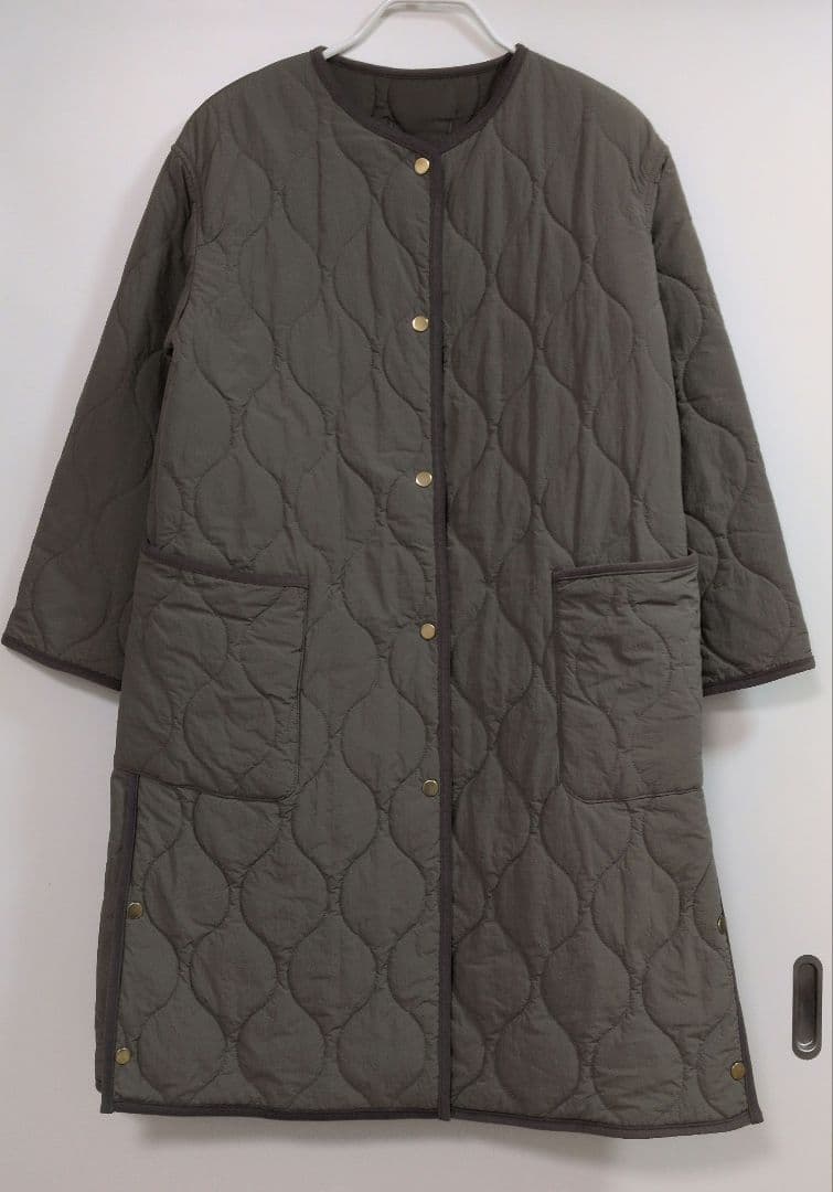 美品 SHIPS シップス ノーカラーキルティングコート カーキ