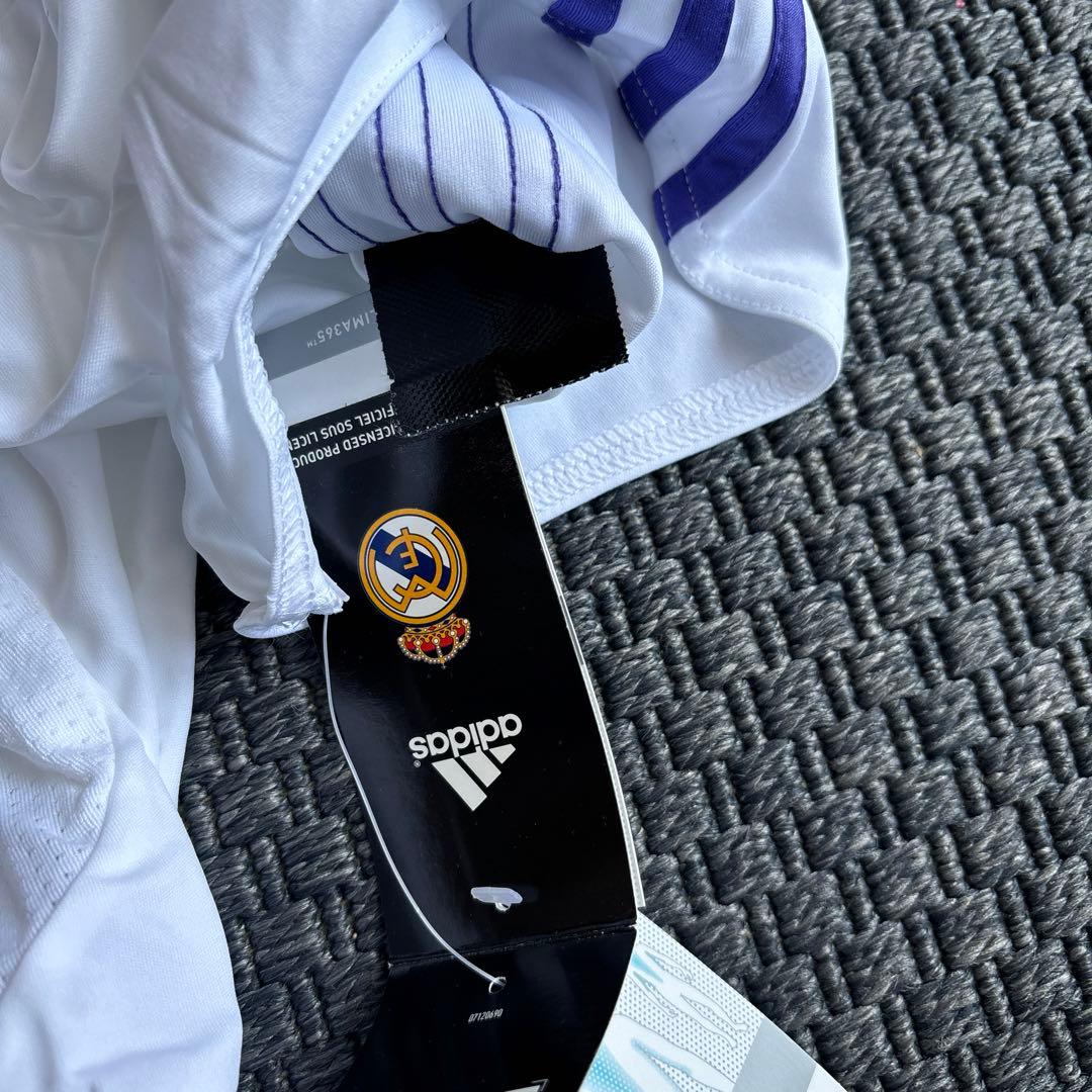 スナイデル選手サイン入りレアル・マドリードユニフォーム