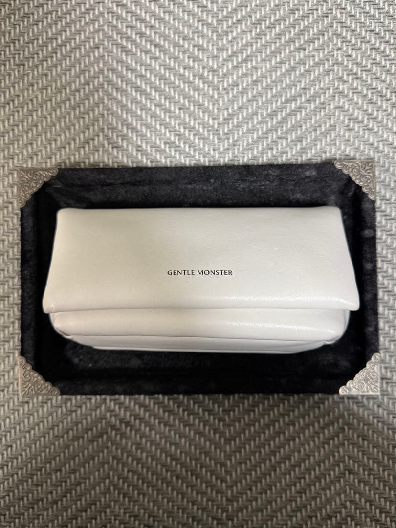 小物 GENTLE MONSTER BLANC-01