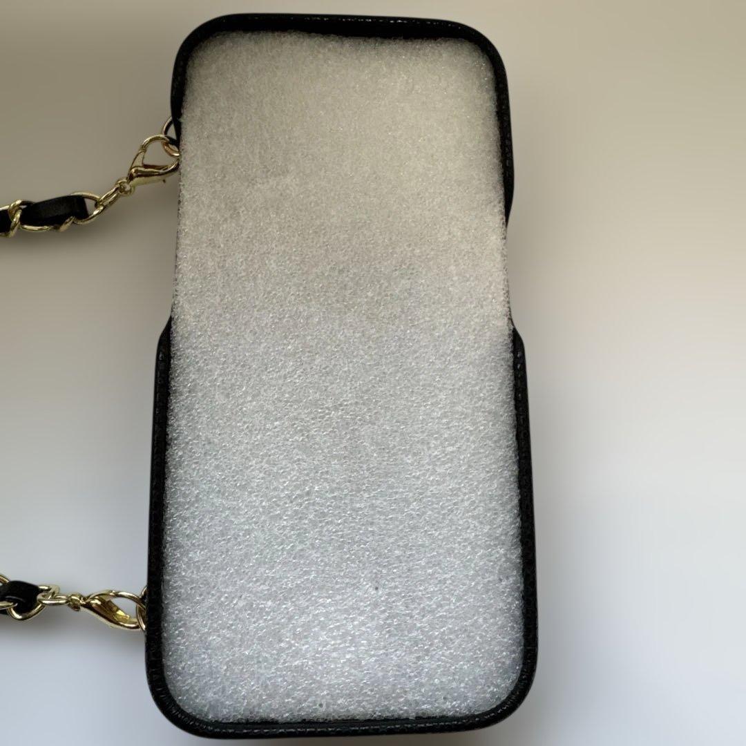 【CHANEL ノベルティ】新品キルティングiPhone15PRO スマホケース