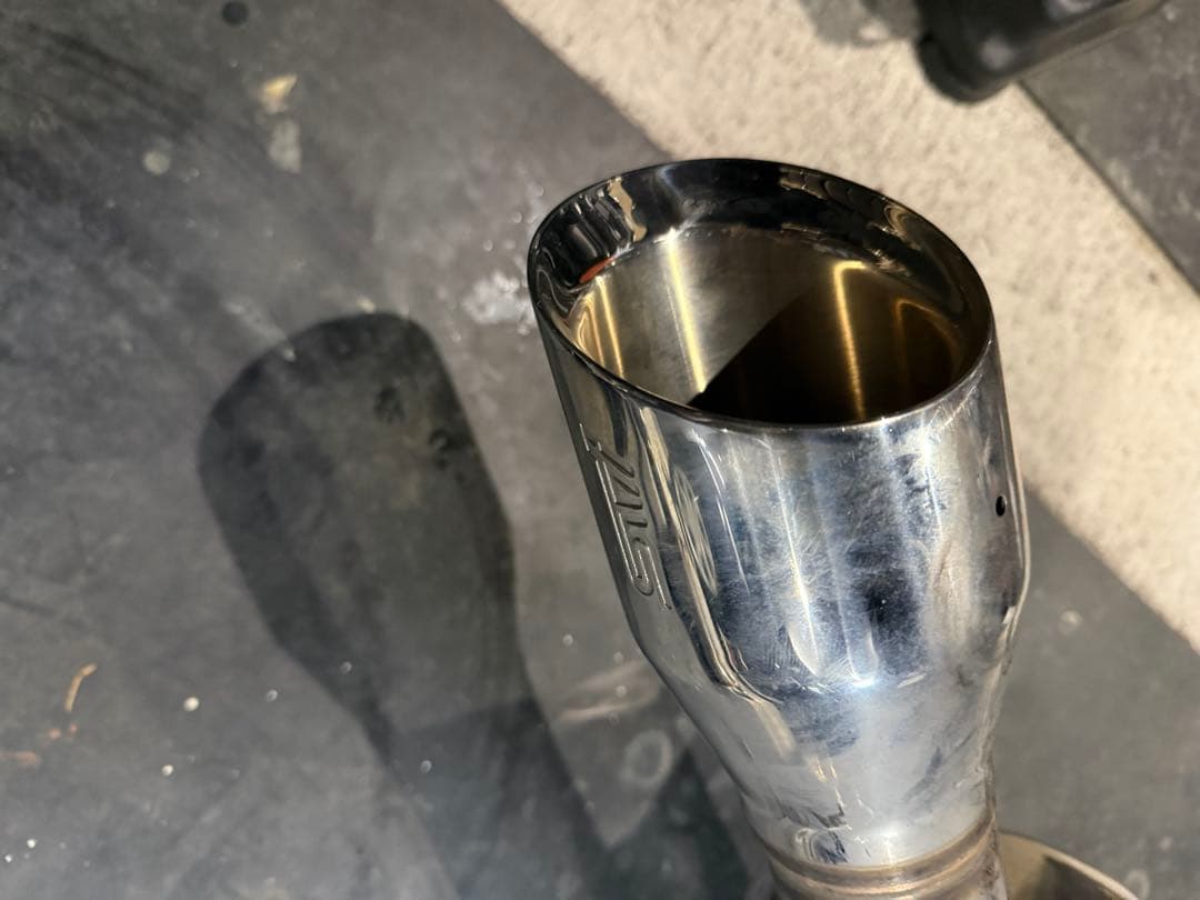 スバル　レヴォーグstiマフラー