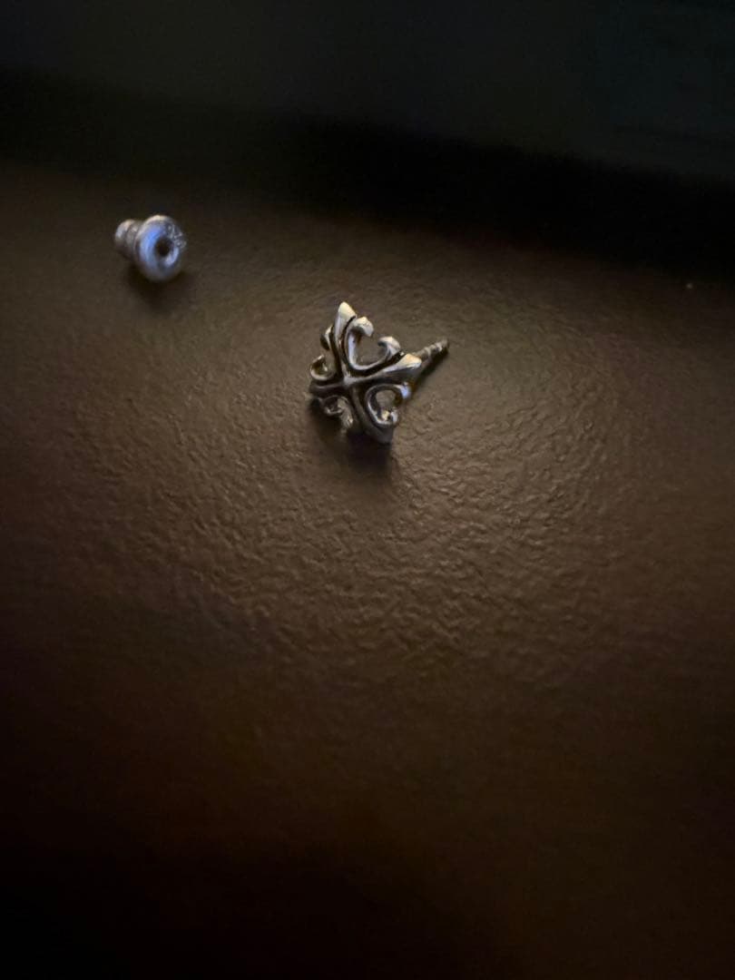 Chrome Hearts シルバーピアス クロス
