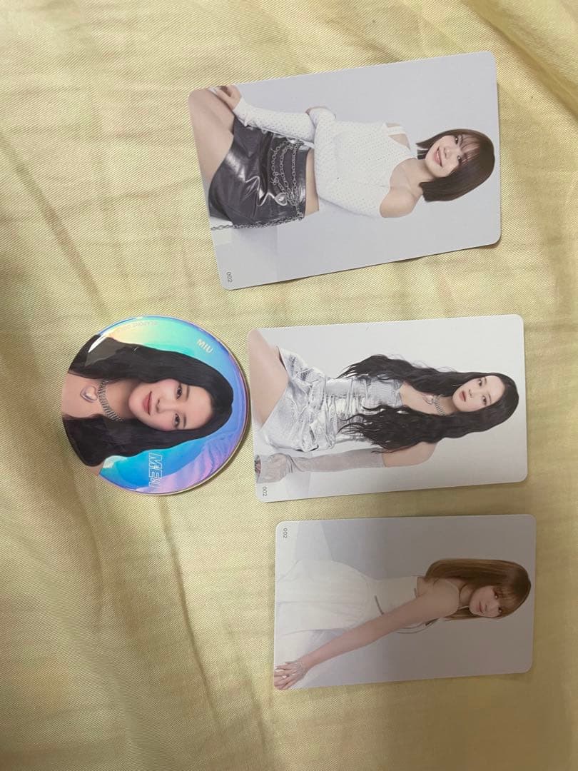 ME:I  原宿ポップアップストア　缶バッチ、トレーディングカード