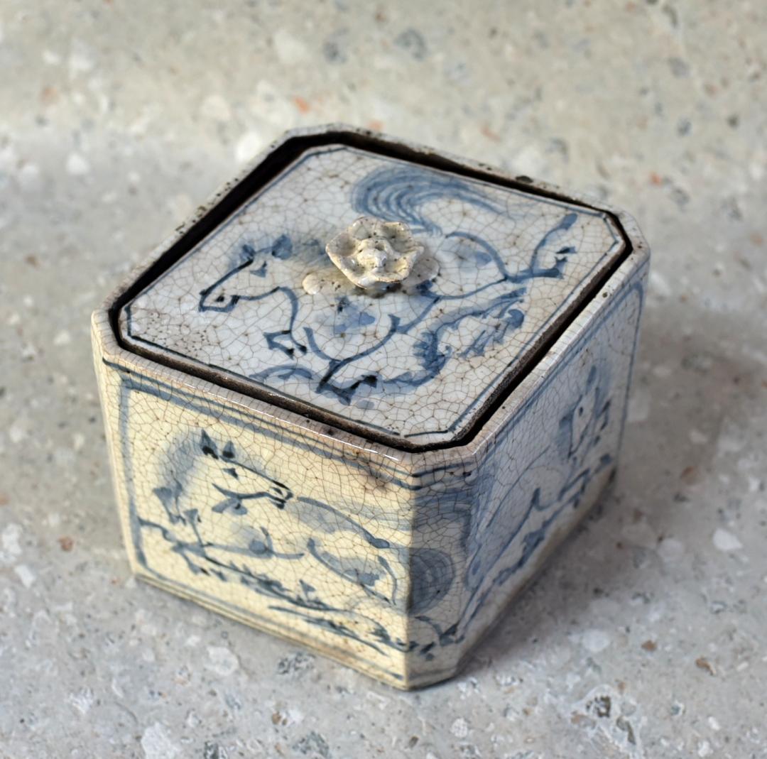 古い馬柄角型水指　お茶道具　木箱いり