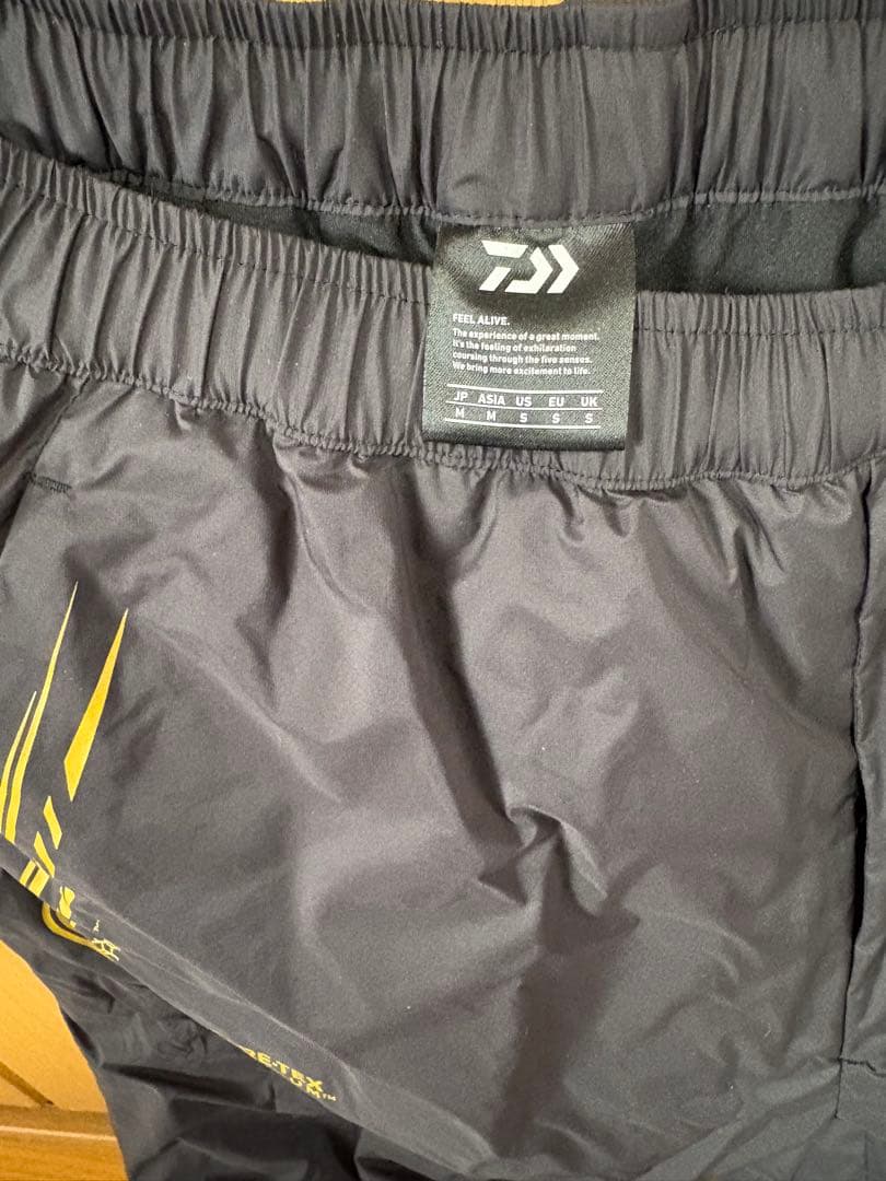 DAIWA TOURNAMENT フィッシングジャケット ブラック/ゴールド