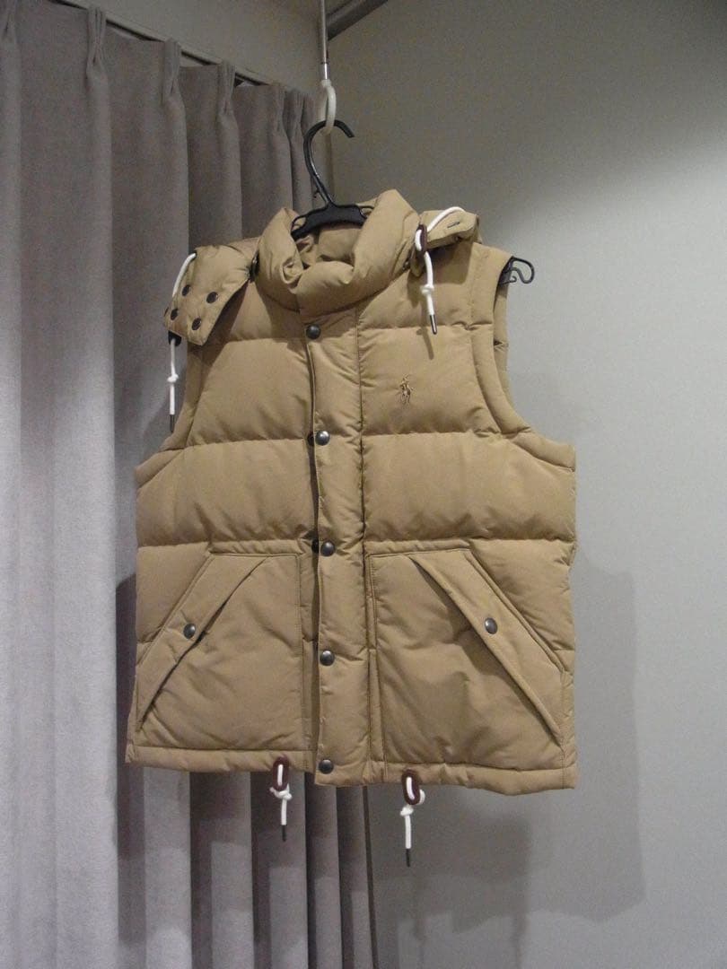 ベージュ ダウンベスト フード付き