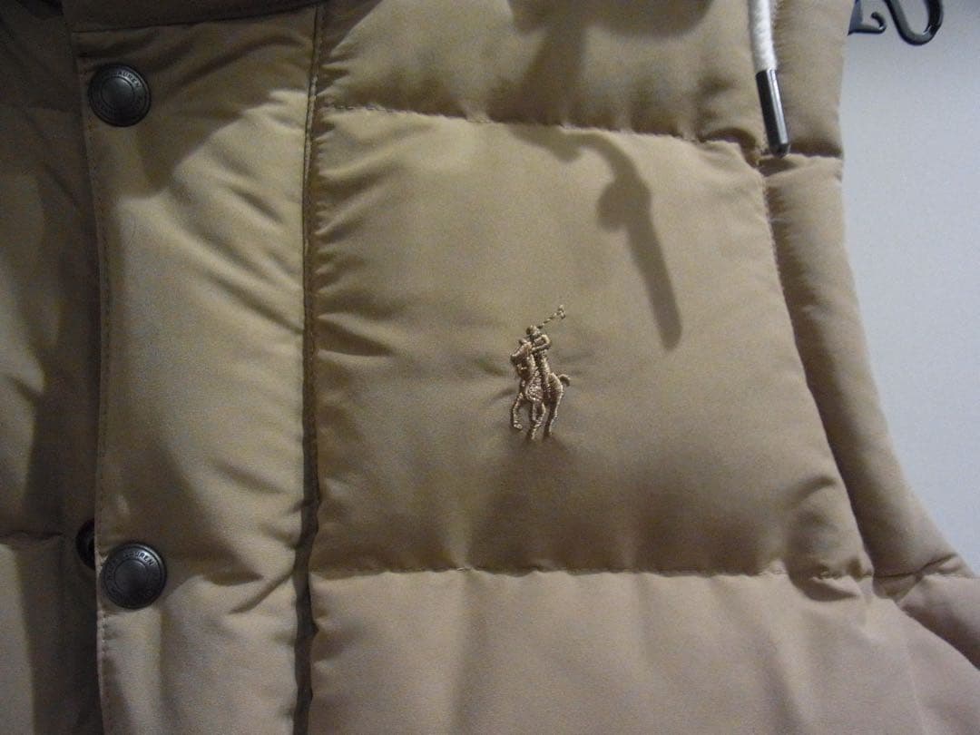 ベージュ ダウンベスト フード付き