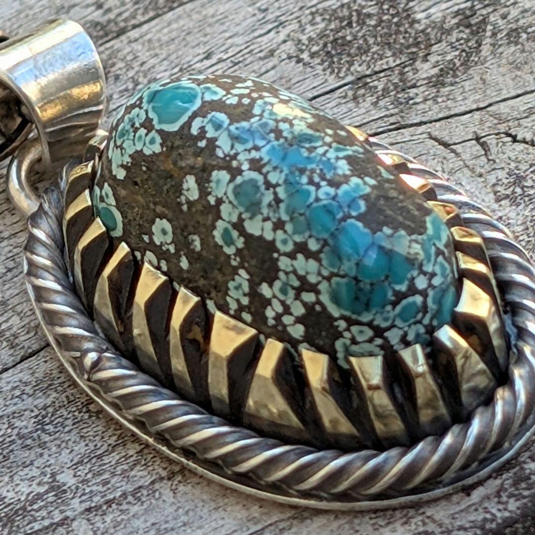 ハンドメイドのターコイズトップ　インディアンジュエリー風