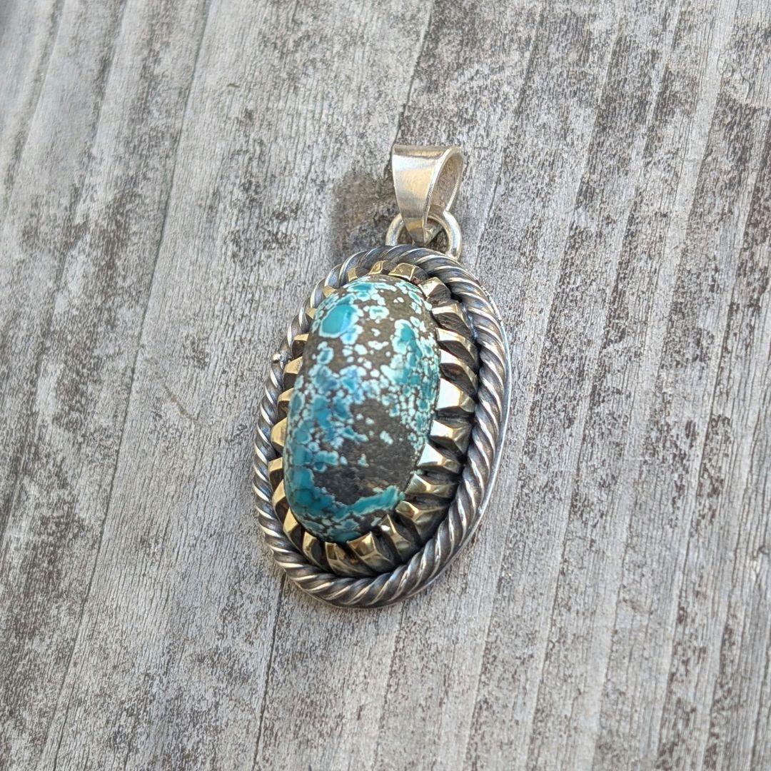 ハンドメイドのターコイズトップ　インディアンジュエリー風