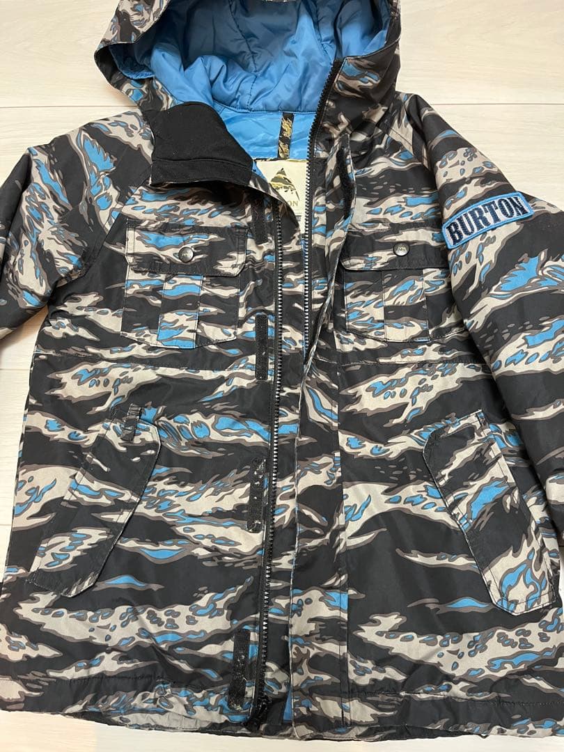 Burton 子供用カモフラージュ柄スノーボードウェアセット