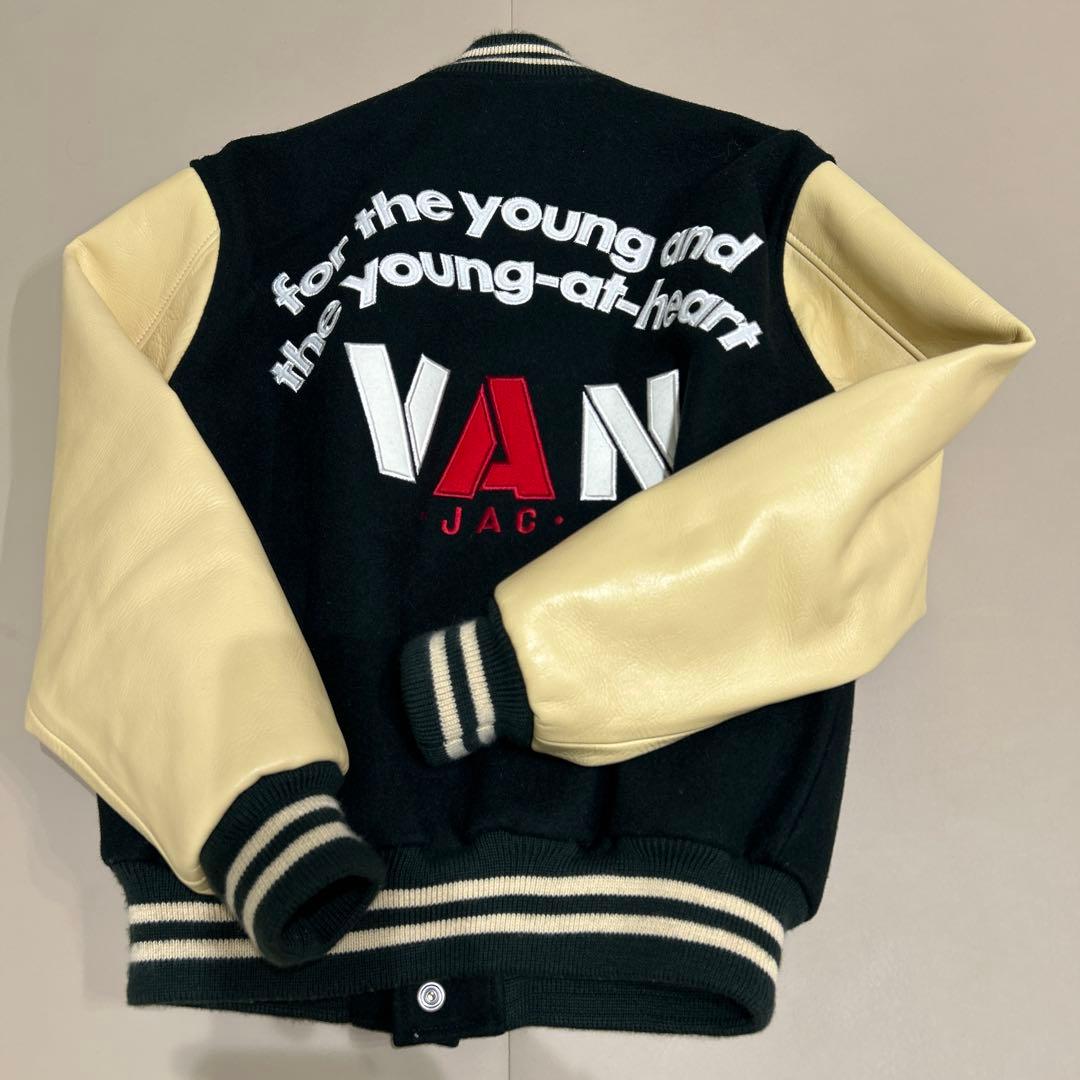 VAN JAC スタジャン ブラック・ベージュ