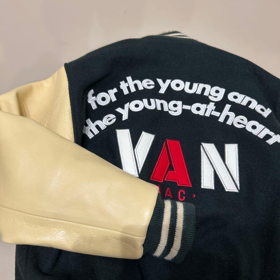 VAN JAC スタジャン ブラック・ベージュ