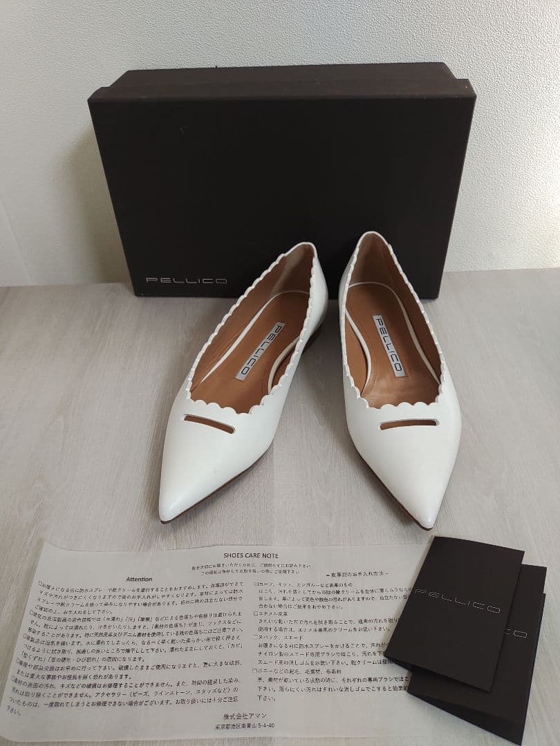 PELLICO ペリーコ　フラワーカットワークフラットパンプス　35サイズ